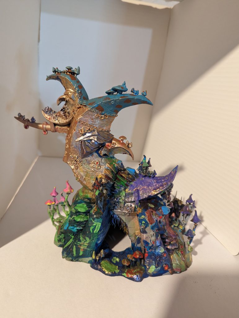 A painted Loonshrine