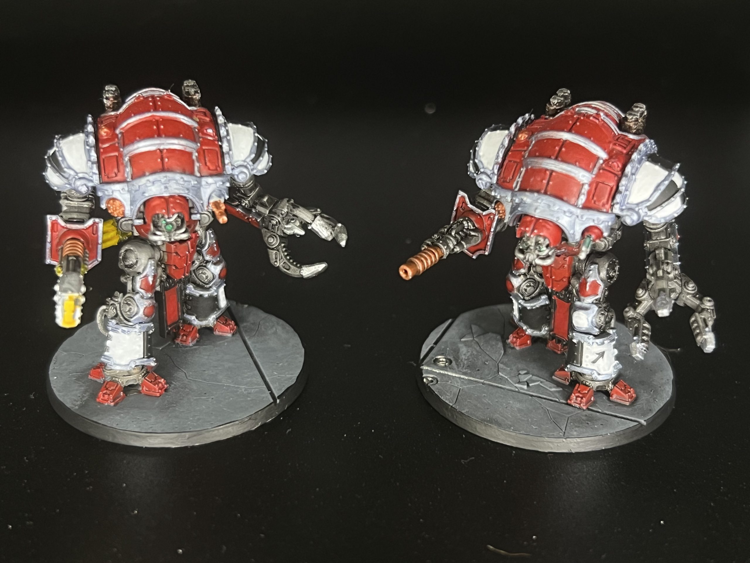 Epic Scale Questoris Knights Styrix and Magaera. Credit: NotThatHenryC