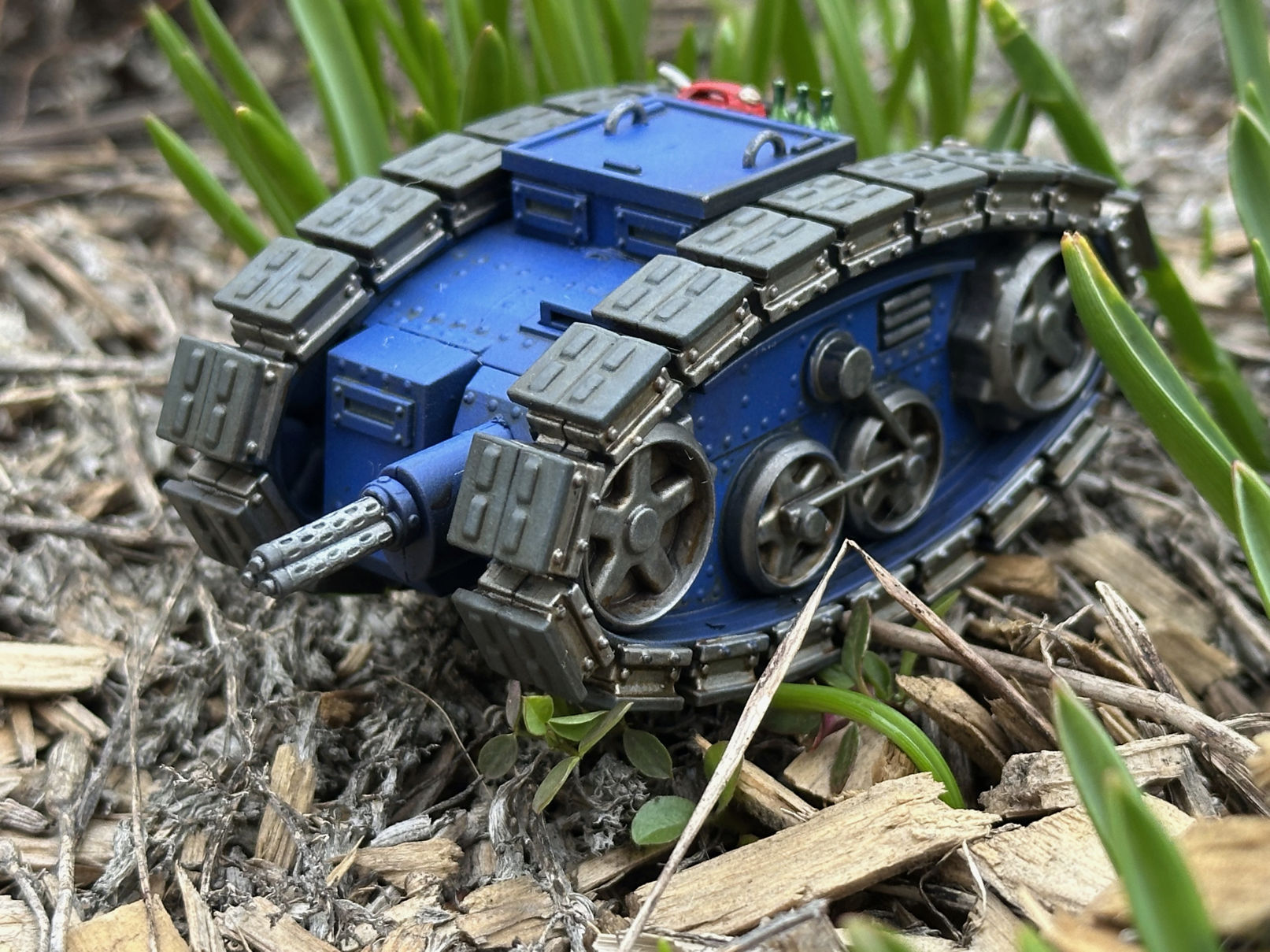 A blue Chyweethl tractor